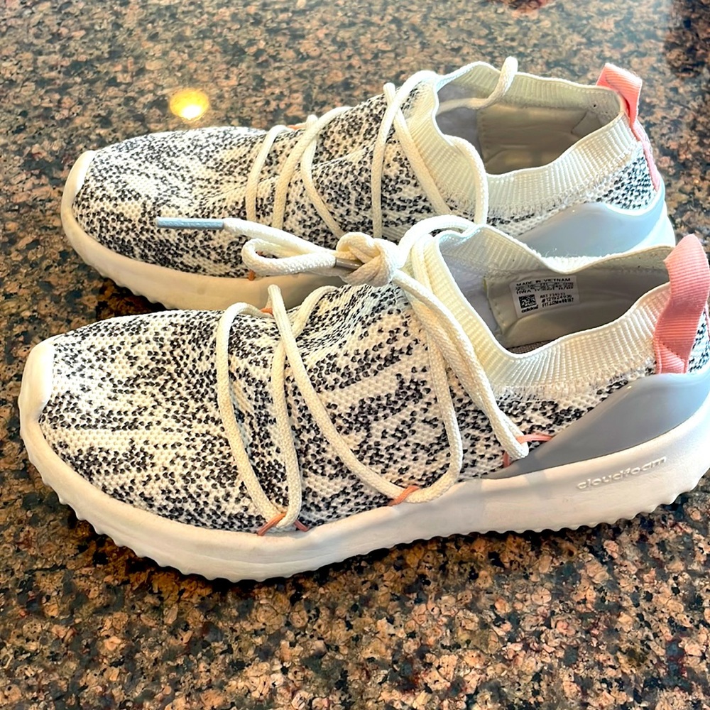 Adidas Ultimamotion White Grey Dust Pink Running Shoe F34533